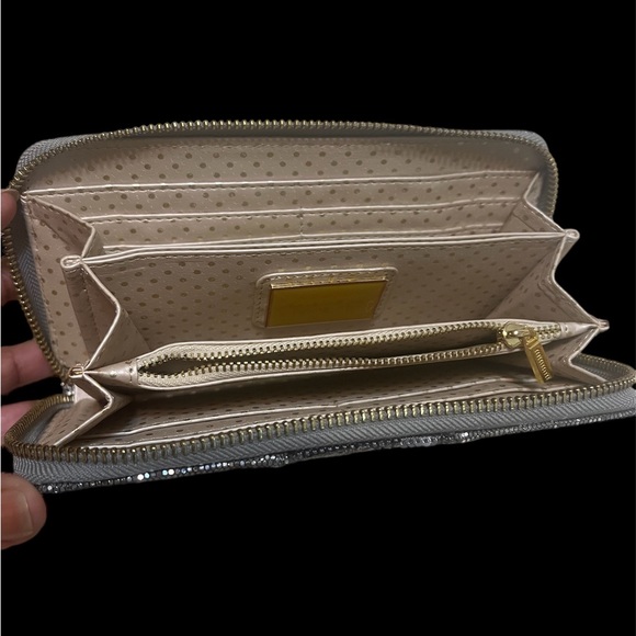 DEUX LUX SILVER SEQUIN WALLET. NWOT - Picture 4 of 4